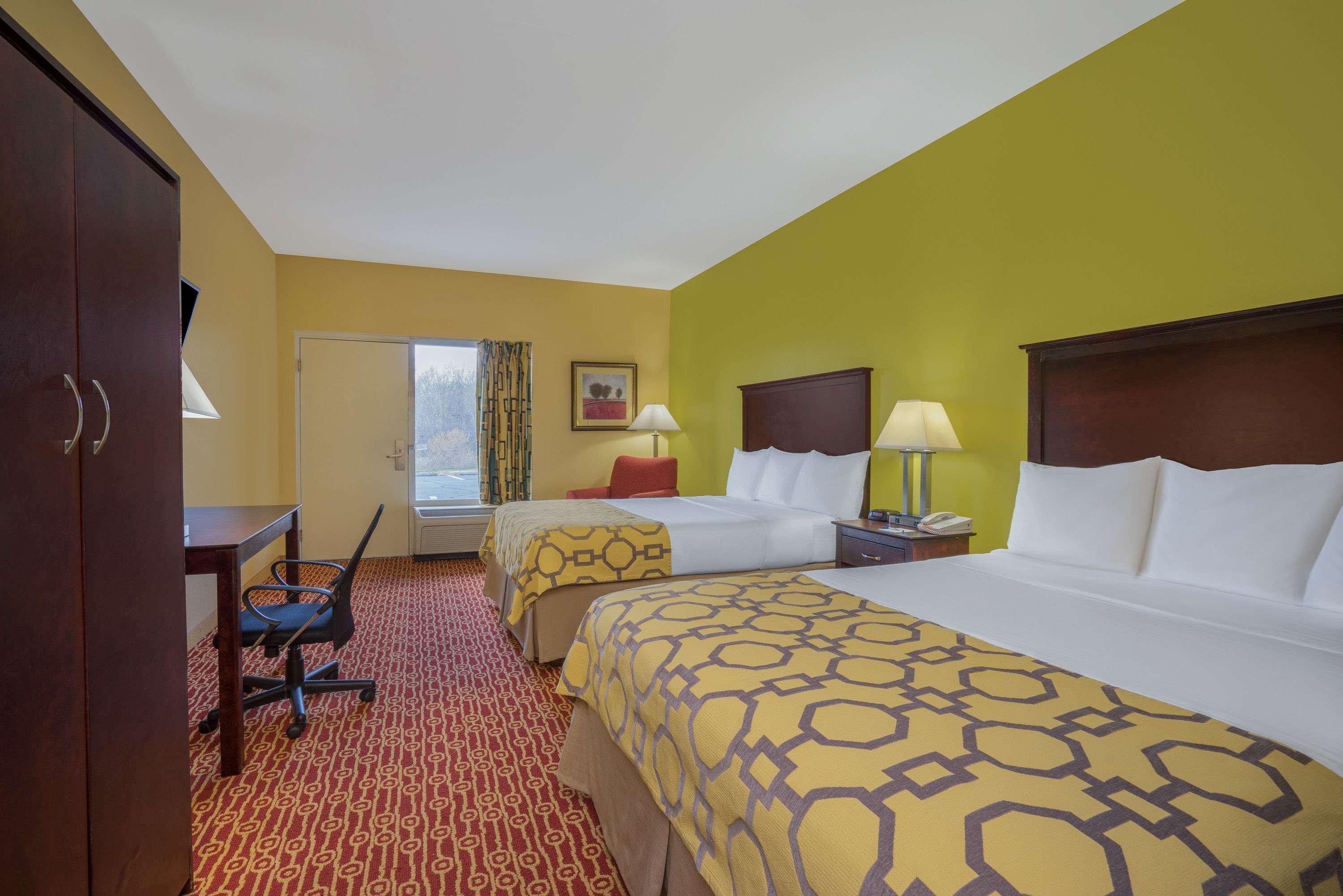 Baymont By Wyndham Warrenton Hotel Exterior foto